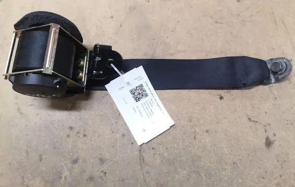 Rear seatbelt