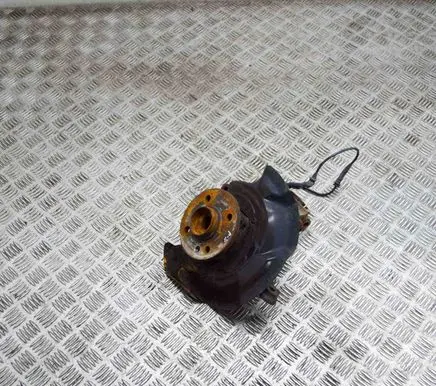 Front wheel hub