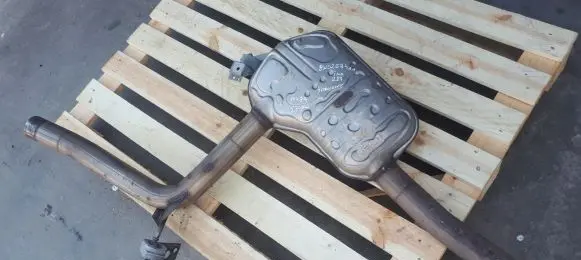 Audi A4 S4 B9 Middle muffler/silencer 8W0253411