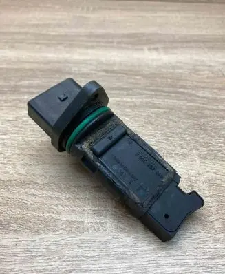Volkswagen PASSAT B6 Mass air flow meter F00C2G2049 281161C