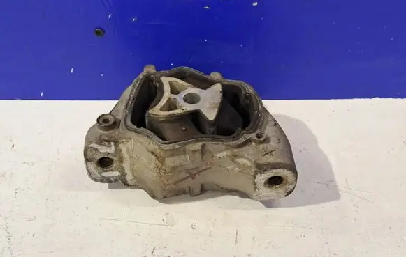 Volvo V60 Engine mount bracket 31277313 30793427