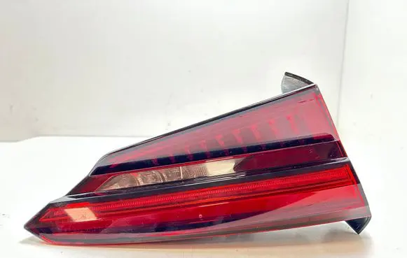 Audi A5 Tailgate rear/tail lights 8W6945093G