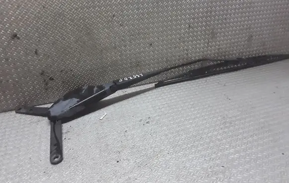 Mercedes-Benz C W203 Front wiper blade arm