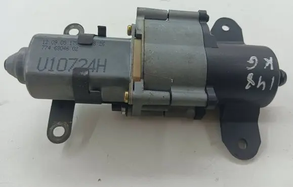 Chrysler Voyager Sliding door motor 7746804602