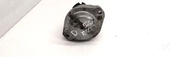 BMW 5 E60 E61 Engine mount bracket 676987402 6769874 15934612