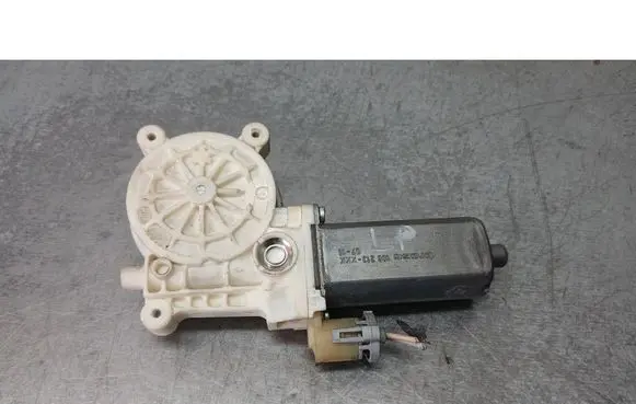 Renault Clio II Front door window regulator motor 0130822020