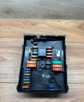 Audi A4 S4 B7 8E 8H Fuse module 1K0937125A