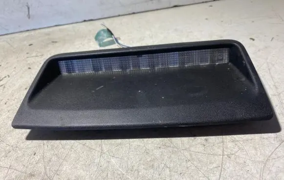 Toyota Avensis T270 Third/center stoplight 8157005100