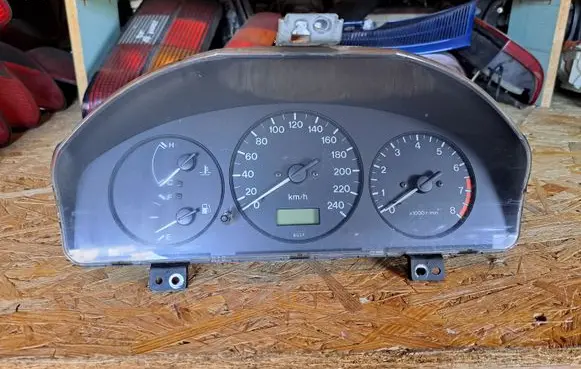 Mazda 323 Speedometer (instrument cluster) 7MBH1CB BH1CB