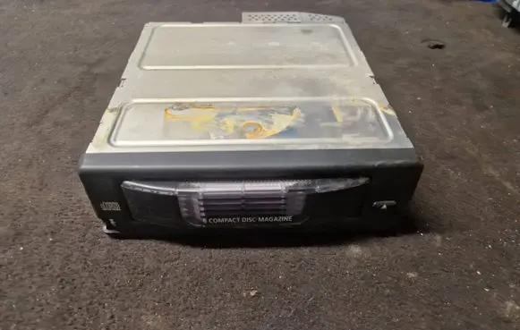 BMW 5 E60 E61 CD/DVD changer 65126956939 020469 600650527875