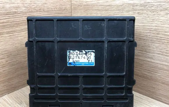 Mitsubishi Galant Engine control unit/module MD340456 6Z09 E2T67673