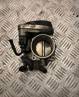 Volkswagen Golf V Throttle valve 06A133062AT A2C53093430