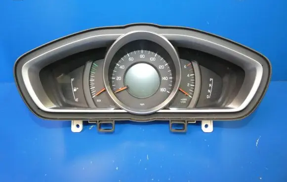 Volvo V40 Speedometer (instrument cluster) 31394174 299210U