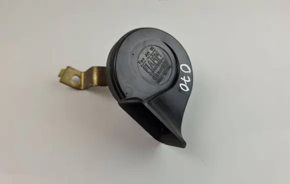 Maserati Coupe Horn signal A73345 CH2035 E335717