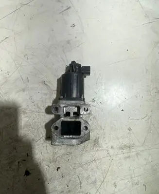 Opel Astra J EGR valve 66633 89737