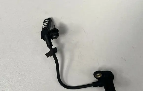 BMW 5 F10 F11 Crankshaft position sensor 7582842