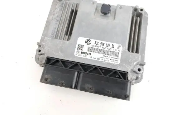 Volkswagen Tiguan Engine control unit/module 03C906027BL 03C906027F 0261S06100