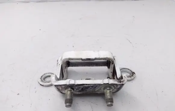 Nissan Qashqai+2 Rear door upper hinge