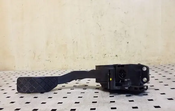Volkswagen Polo V 6R Accelerator throttle pedal 0280755067 6Q2721503E