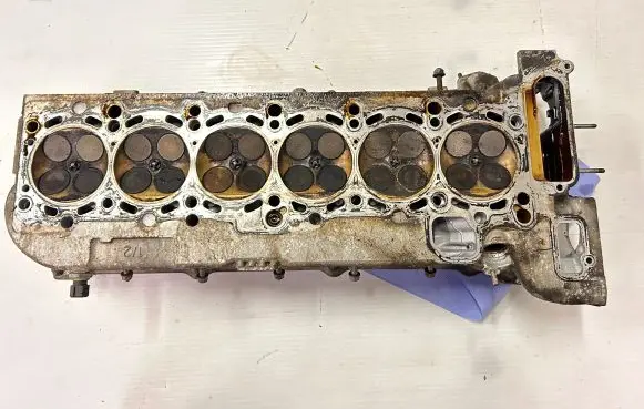 BMW 3 E46 Engine head 1436793