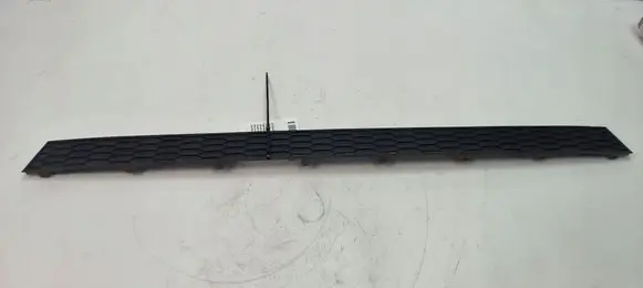 Audi Q3 8U Front bumper lower grill 8U0807823A