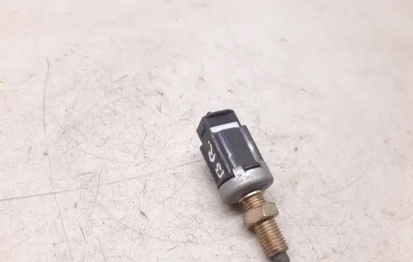 Honda CR-V Brake pedal sensor switch