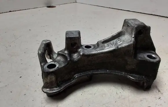 Citroen C4 Grand Picasso Engine mounting bracket 9688615780