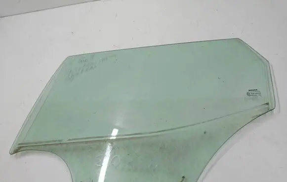 Nissan Qashqai Rear door window glass 43R00049