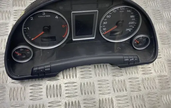 Audi A4 S4 B7 8E 8H Speedometer (instrument cluster) 8E0920901D 0265626090 04340102000458