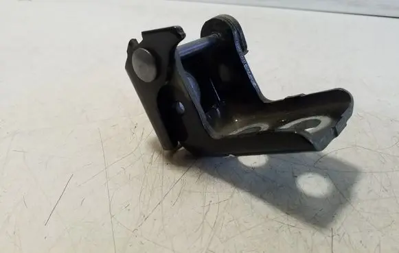 Citroen C5 Aircross Front door lower hinge 