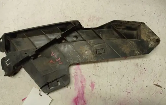 Volvo V70 Front bumper mounting bracket 30796387