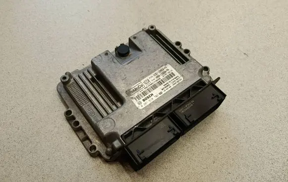 Ford Fiesta Engine control unit/module H1B112A650FA 0261S18702 HA6A12B684PA