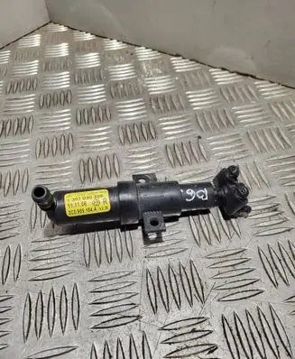 Volkswagen PASSAT B6 Headlight washer spray nozzle 3C0955104A 1307030328