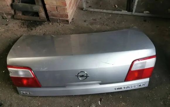 Opel Omega B2 Tailgate/trunk/boot lid