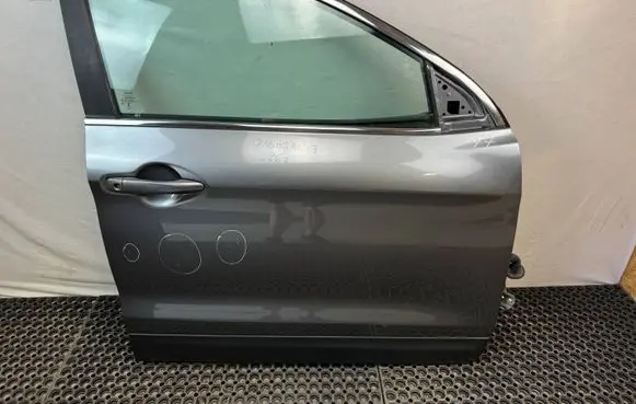 Nissan Qashqai Front door