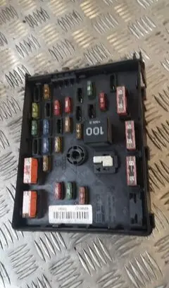 Volkswagen PASSAT B6 Fuse module 3c0937125