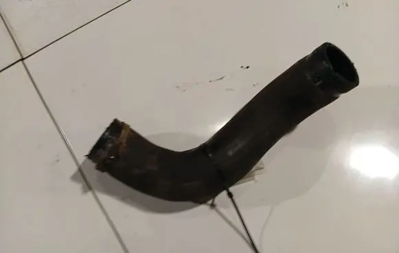 Ford Galaxy Intercooler hose/pipe