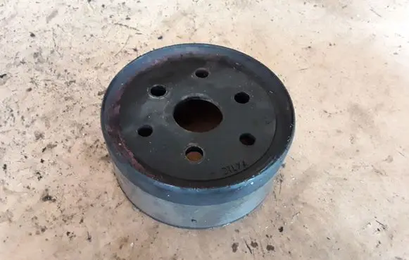 Land Rover Discovery 3 - LR3 Water pump pulley 4R8Q8509AC
