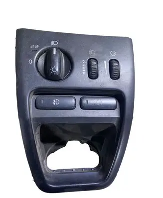 Volvo XC90 Light switch 8685452