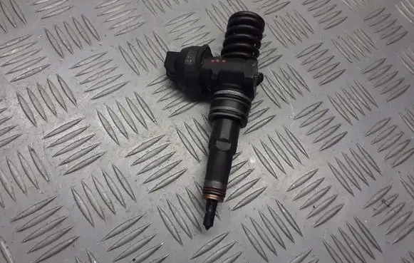 Skoda Octavia Mk2 (1Z) Fuel injector 038130073AG