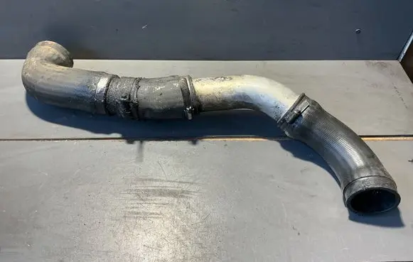 BMW 5 E39 Intercooler hose/pipe 2247903E