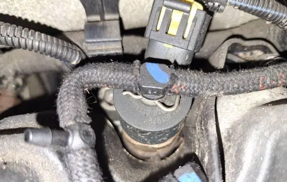 Fuel injector