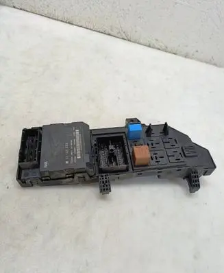 Opel Vectra C Fuse module 13223678 13193588