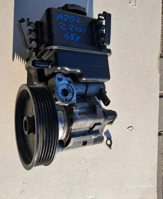 Mercedes-Benz E W212 Power steering pump A0064664701