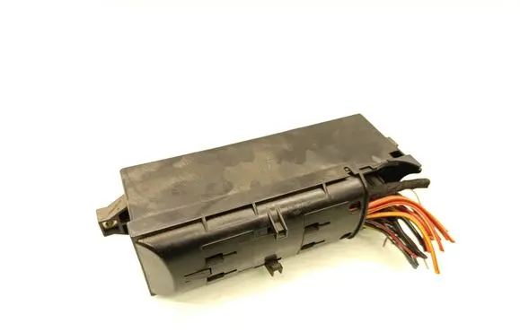 Volkswagen Touran I Fuse module 1T1970