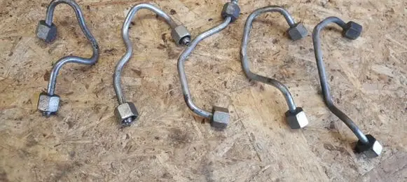 Renault Megane III Fuel main line pipe