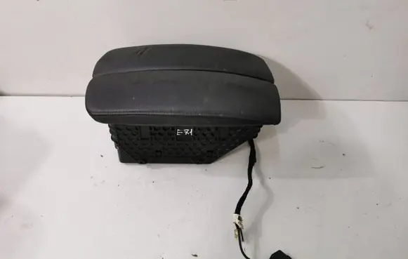 BMW X6 E71 Armrest 9115081