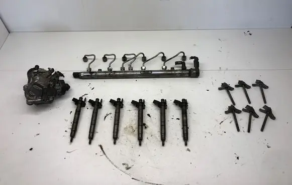 BMW 7 F01 F02 F03 F04 Fuel injection system set 7823461 0445117030 7823470