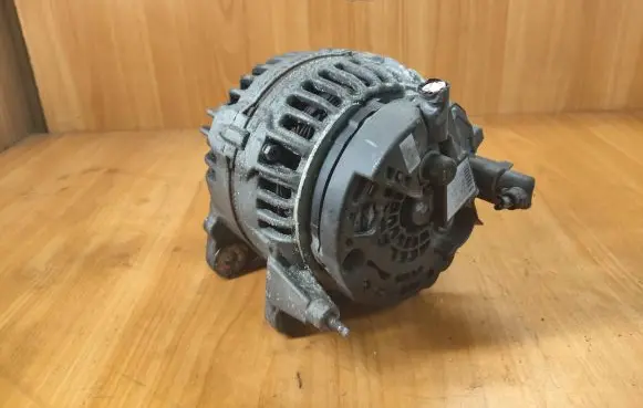 Skoda Octavia Mk2 (1Z) Generator/alternator 06F903023F 0124525091
