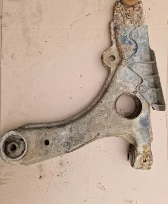 Volkswagen PASSAT B3 Front lower control arm/wishbone 357407157 357407151 357615447A